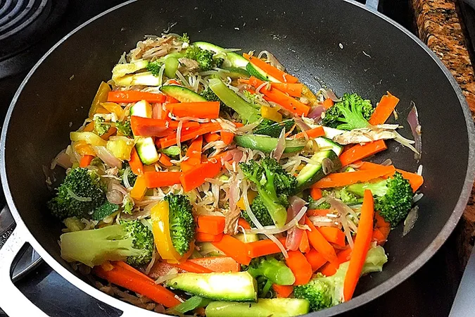 Vegetales Salteados con Pollo